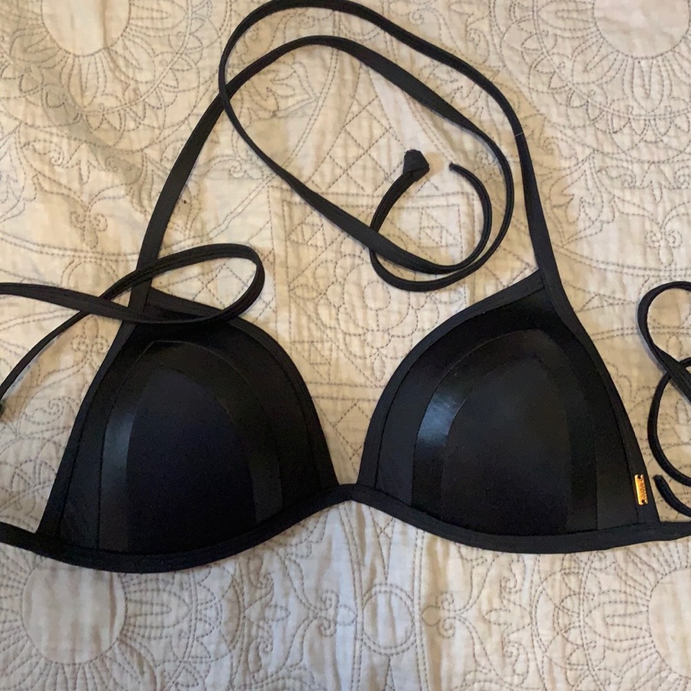 Victoria’s Secret bikini top